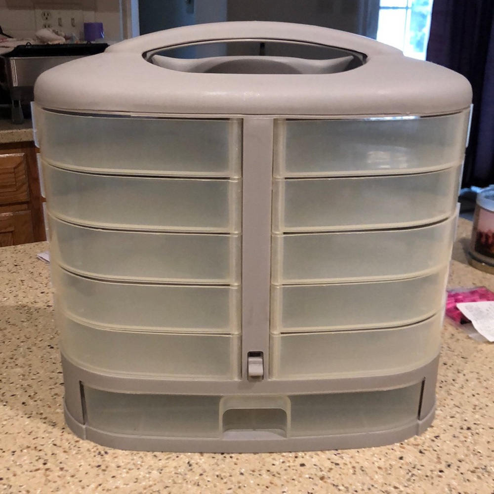 Clear storage bin